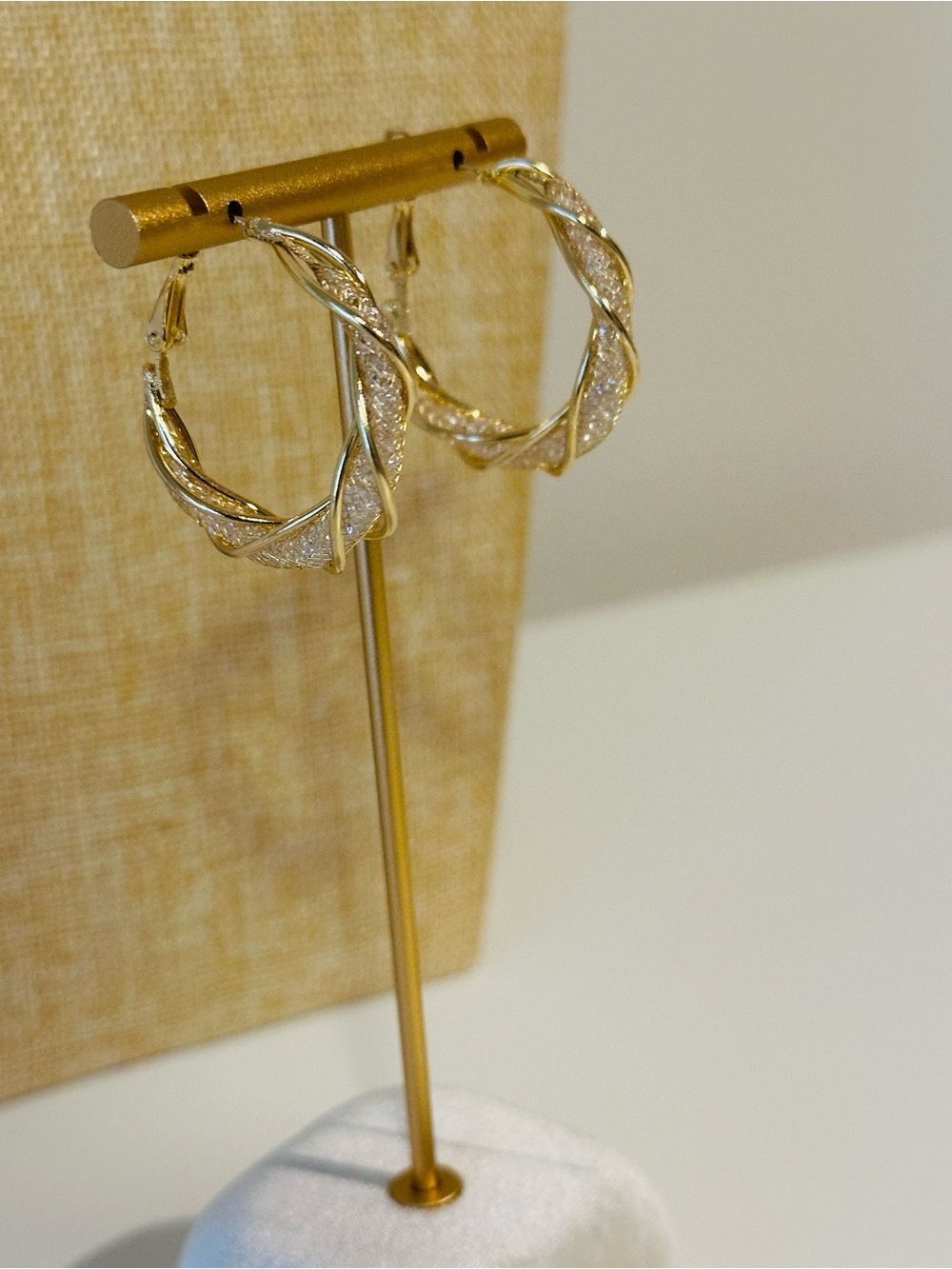 Fashion Jewelry Gold Twisted Hoop Earrings with Sparkle Inlay